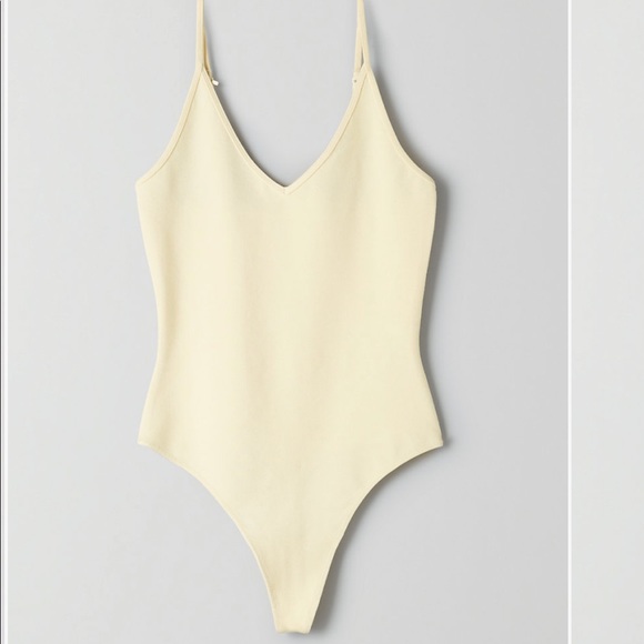 Aritzia Sunday Best Annie Bodysuit in BLACK - Picture 3 of 7